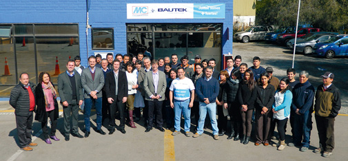 Group picture at the union celebration: Nicolaus Müller and Jacques Pinto, together responsible for the expansion of MC in South America, celebrated together with Bautek employees the merger of Bautek and MC-Bauchemie to form MC Bautek Chile.